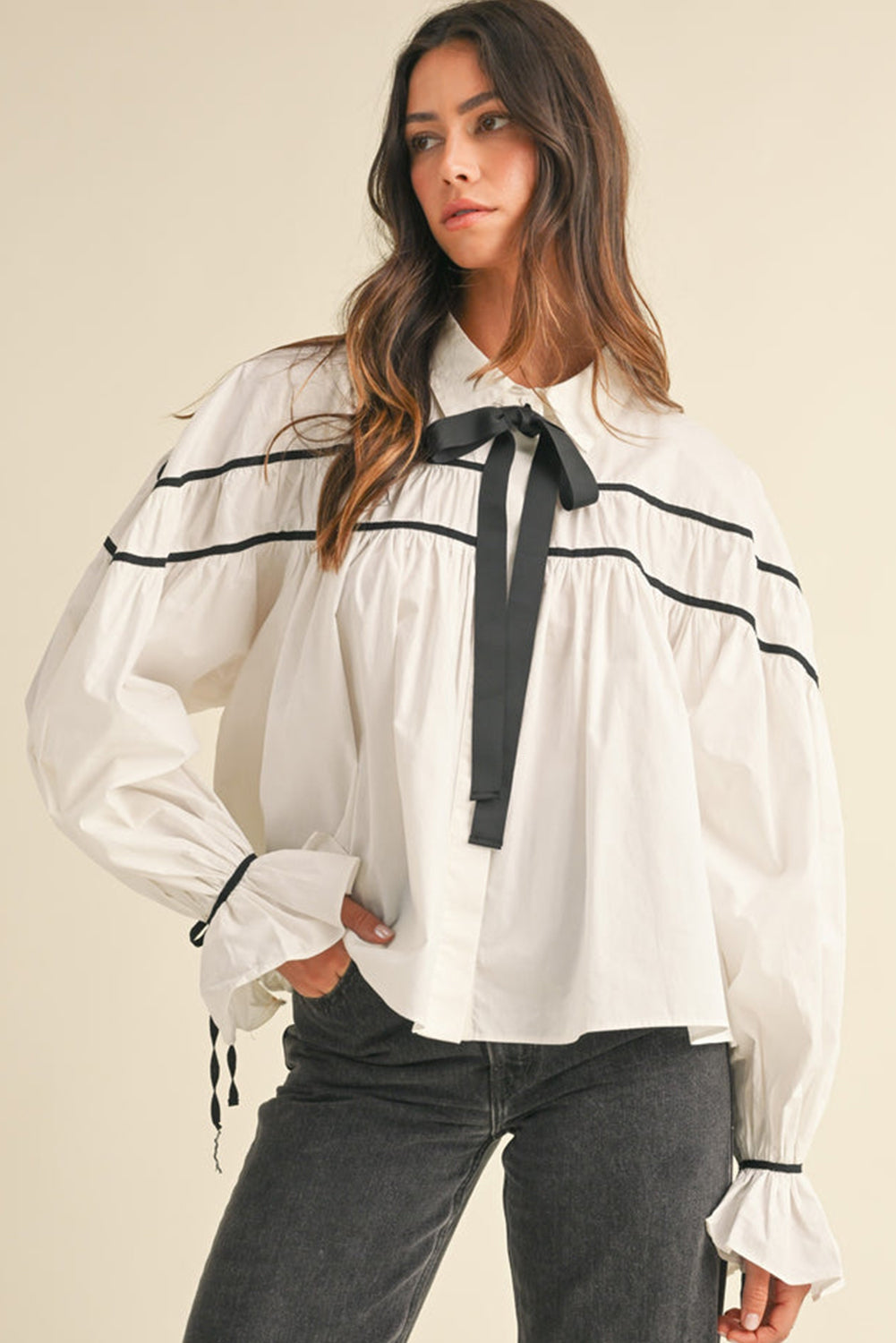 White Sweet Bowknot Button-up Long Sleeve Blouse